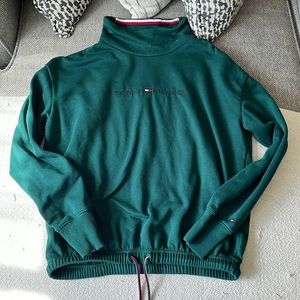 Emerald green Tommy Hilfiger sweater! Women’s XS. Loose turtle neck! Worn once!